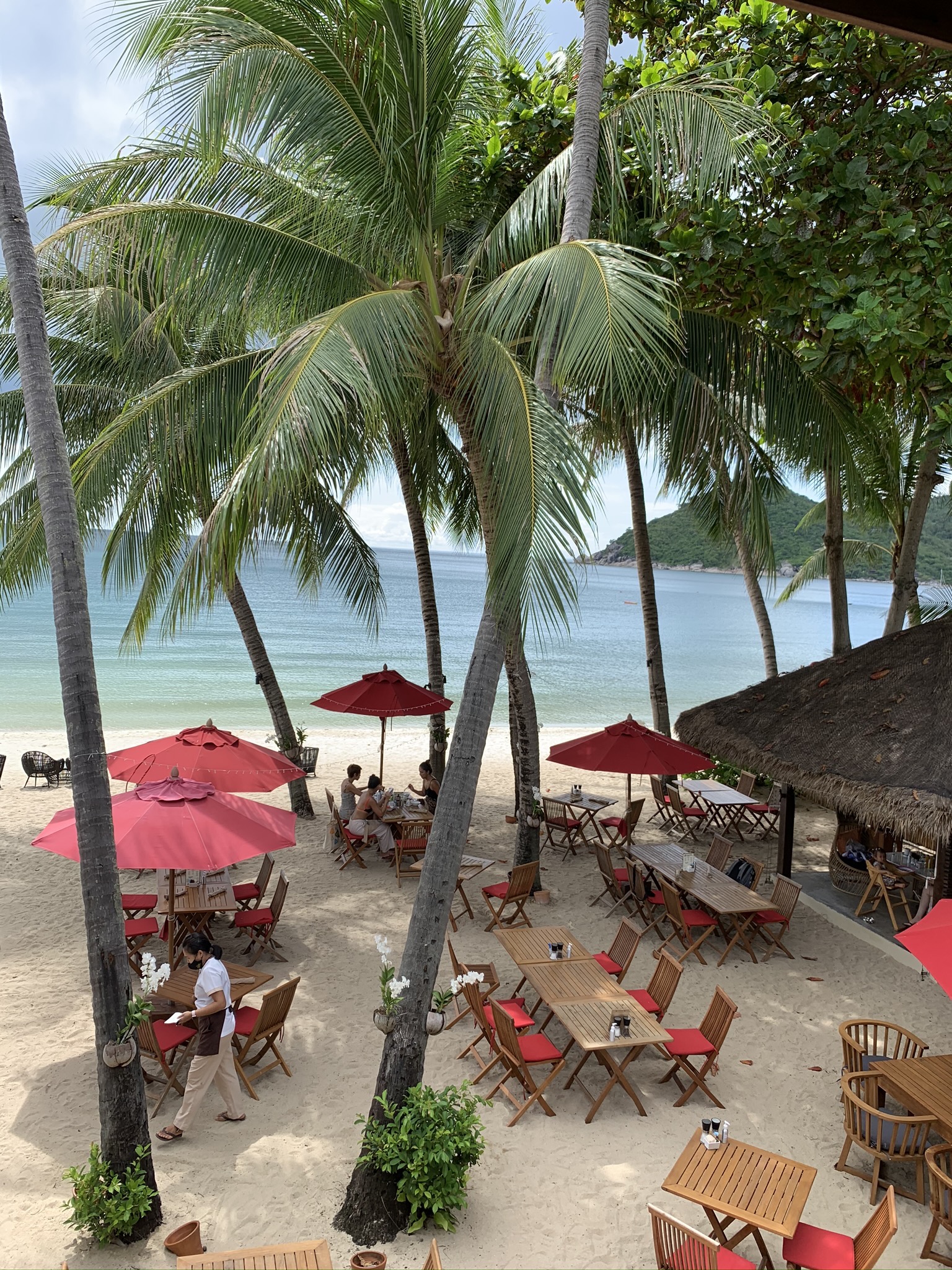 Anantara Rasananda Koh Phangan villas beachfront dining