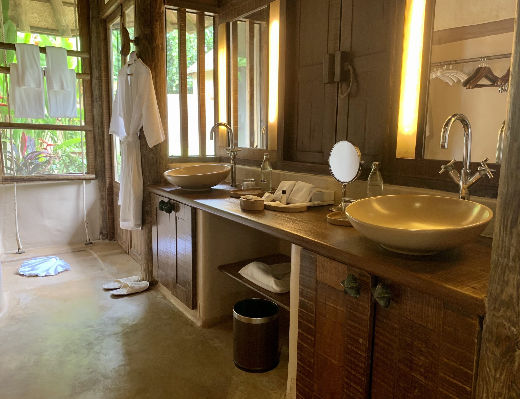 The bathroom The Naka Island