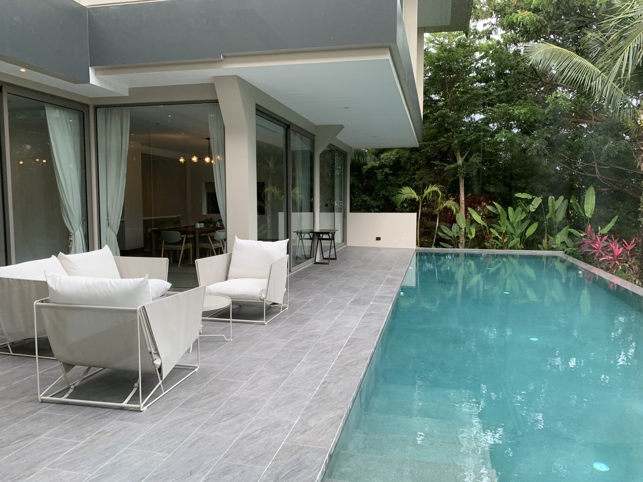 Pavilions pool villa