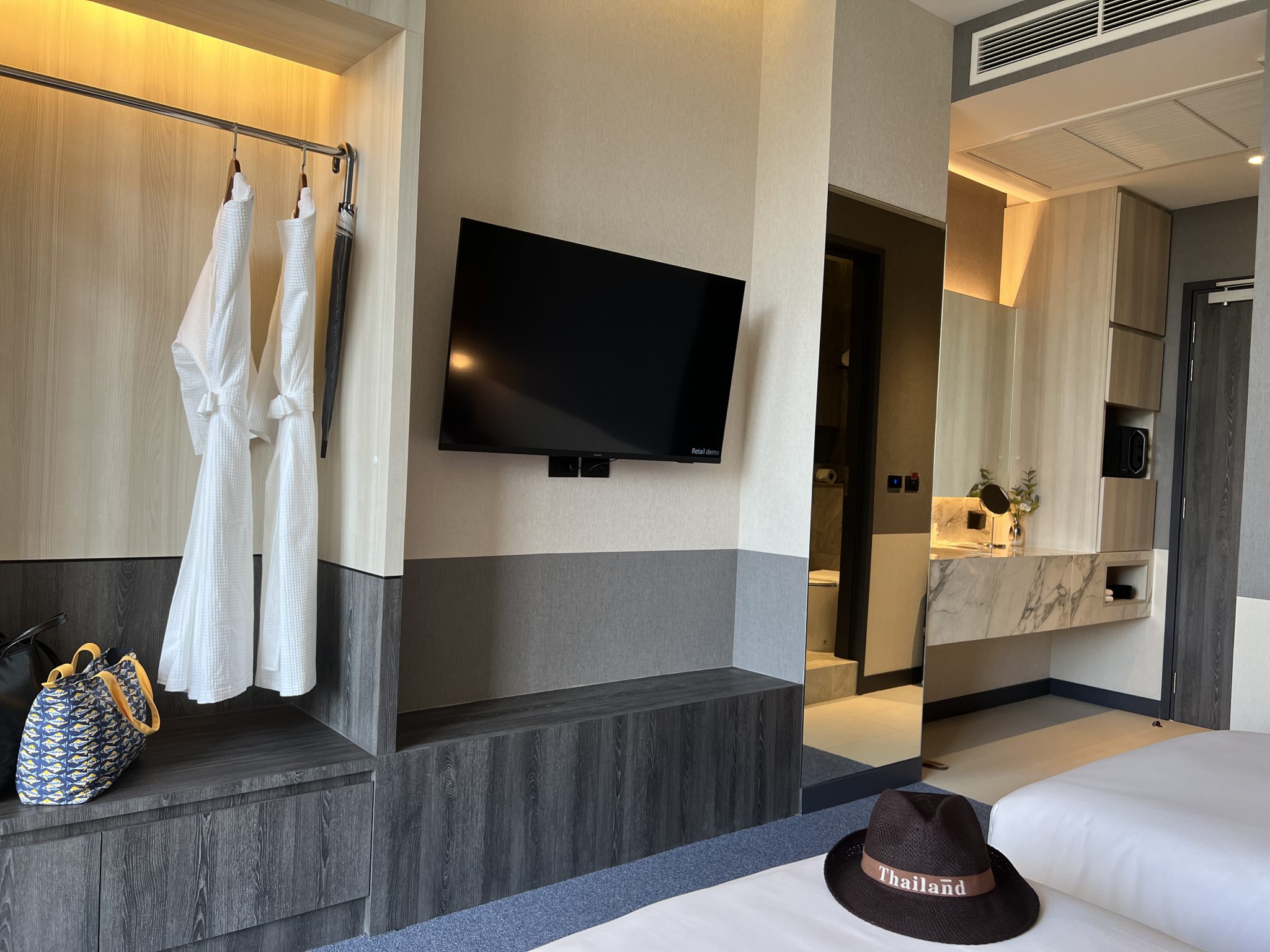 Deluxe Room: Ramada Plaza by Wyndham on Sukhumvit 48 