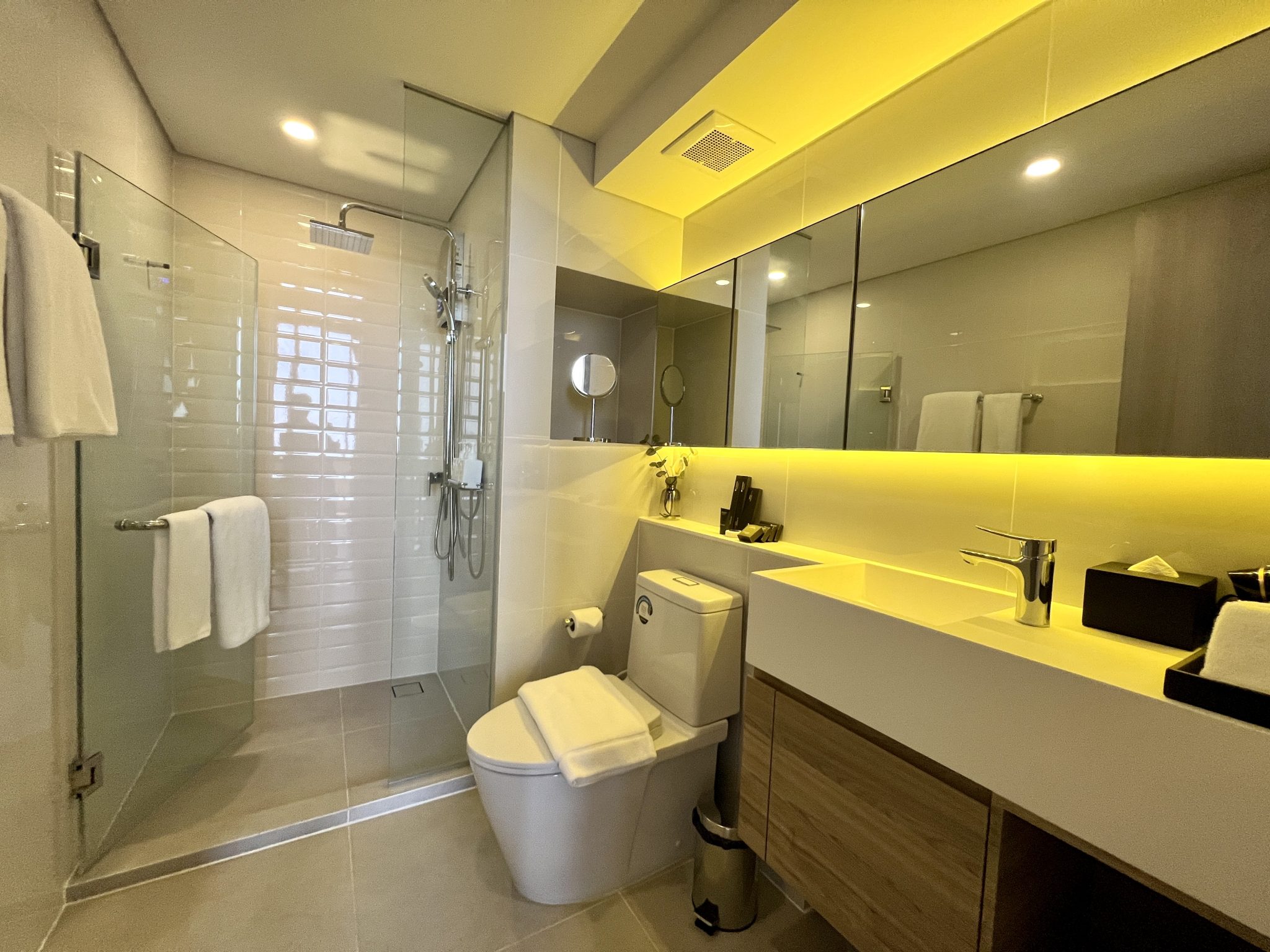 Bathroom: Ramada by Wyndham Bangkok Sukhumvit 78