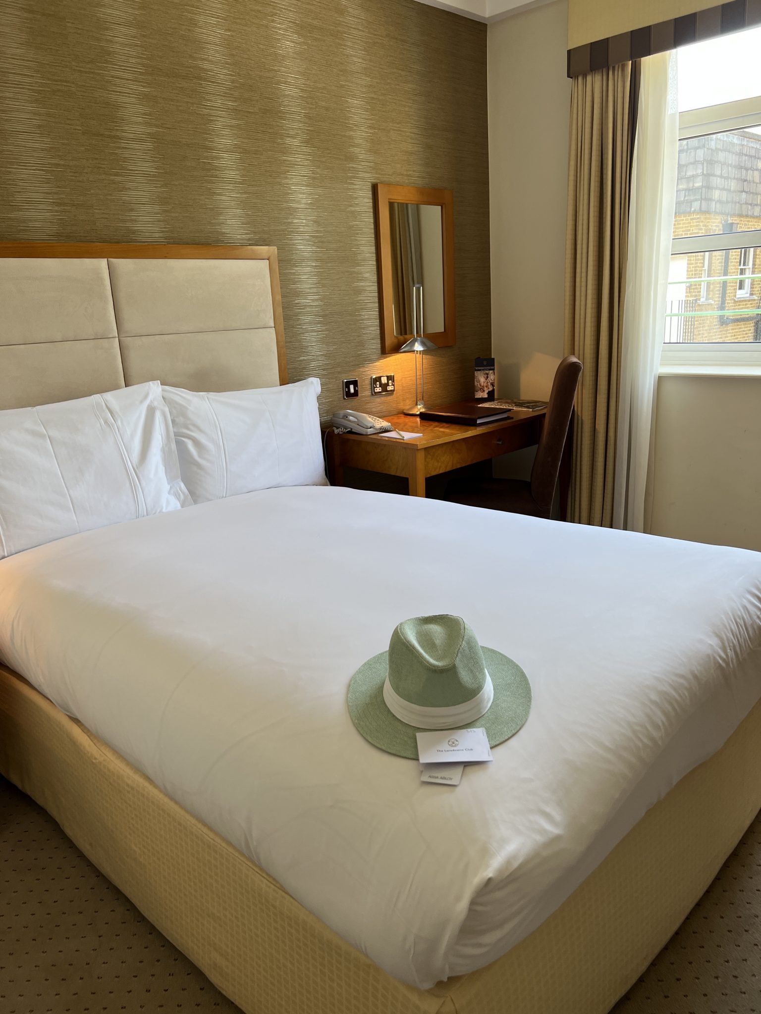 Standard Room Lansdowne Club London