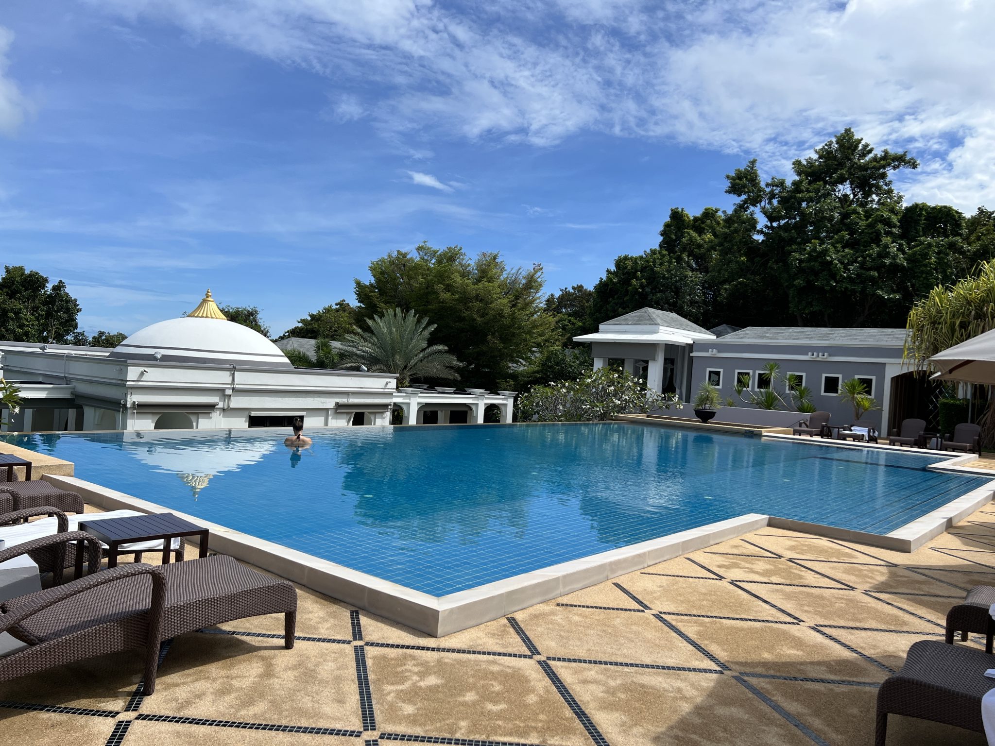 Absolute Sanctuary Swimming pool