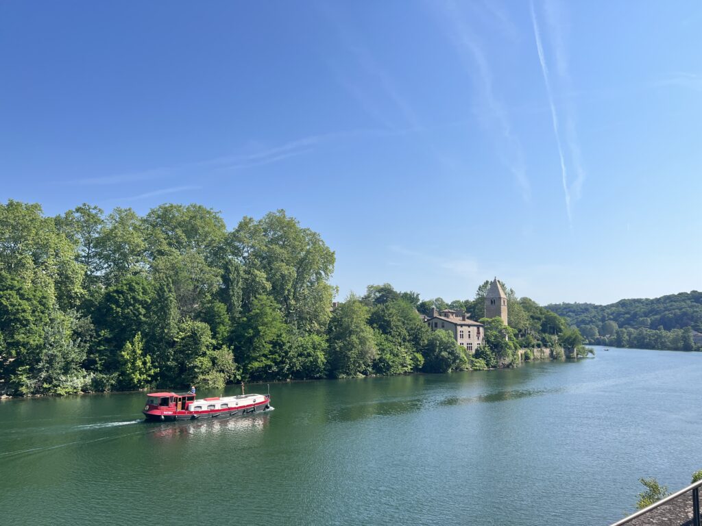 Saône river scenes at Ile Barbe