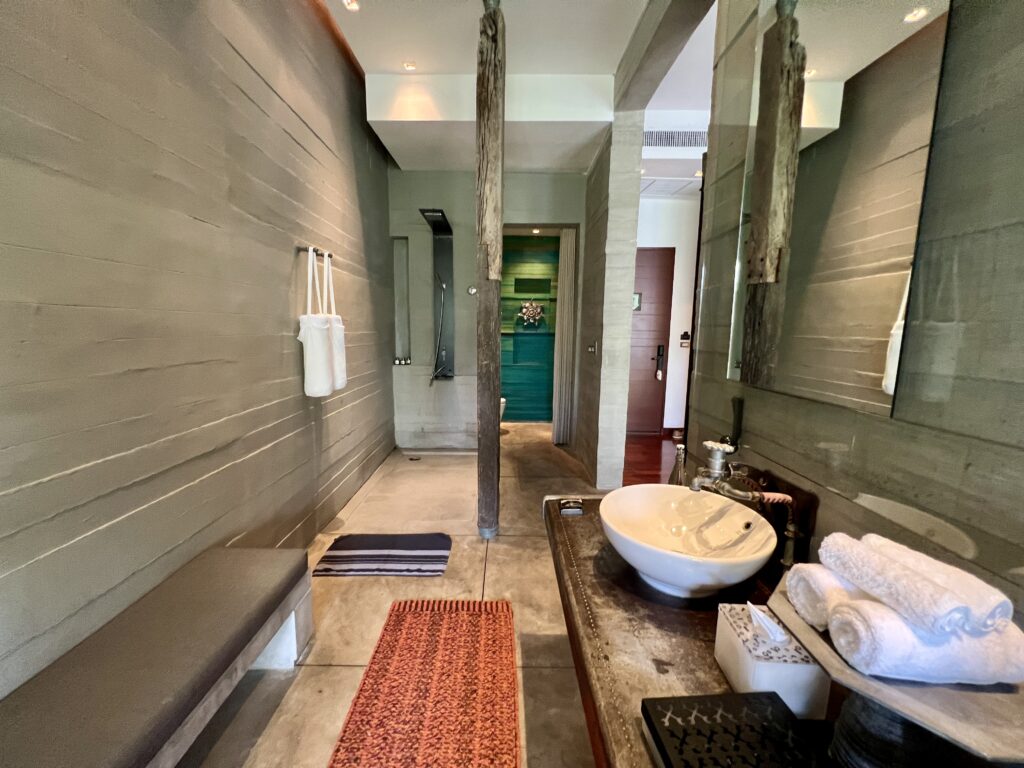Pearl Bed Suite Bathroom The Slate Phuket
