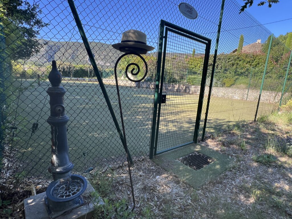 La Bastide du Mourre tennis court