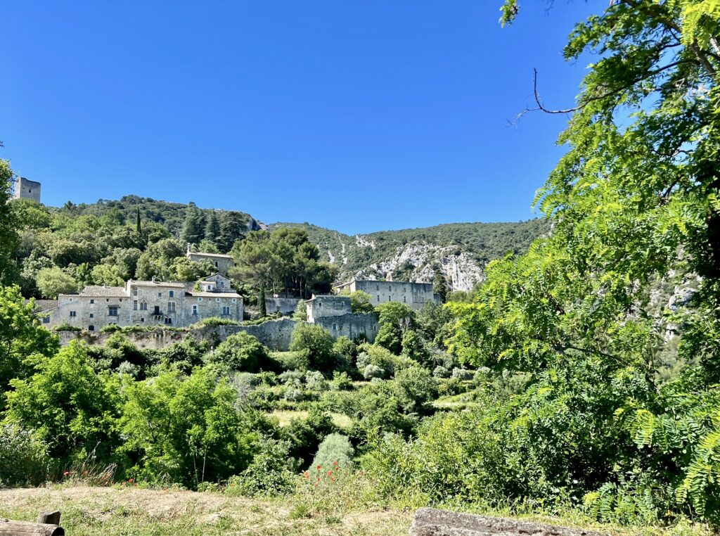 views of Oppède le Vieux