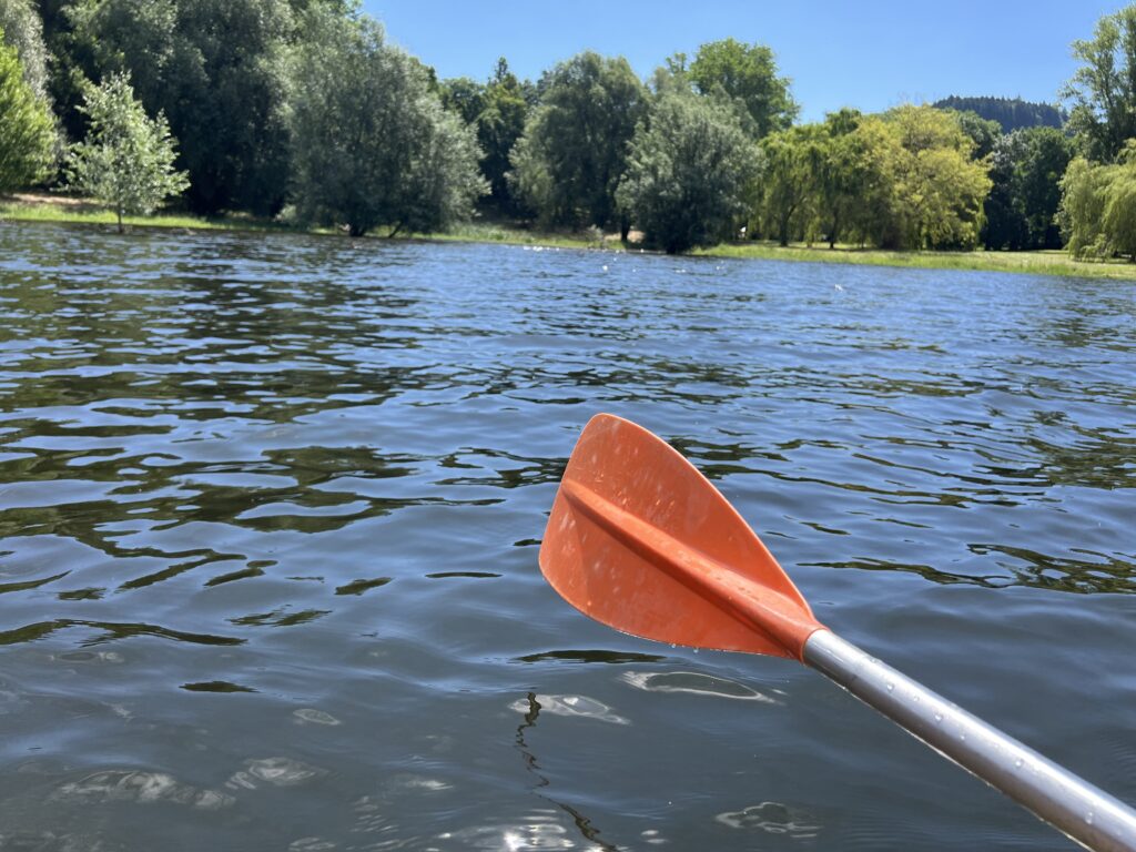 Canoeing at Saint Ferreol lake