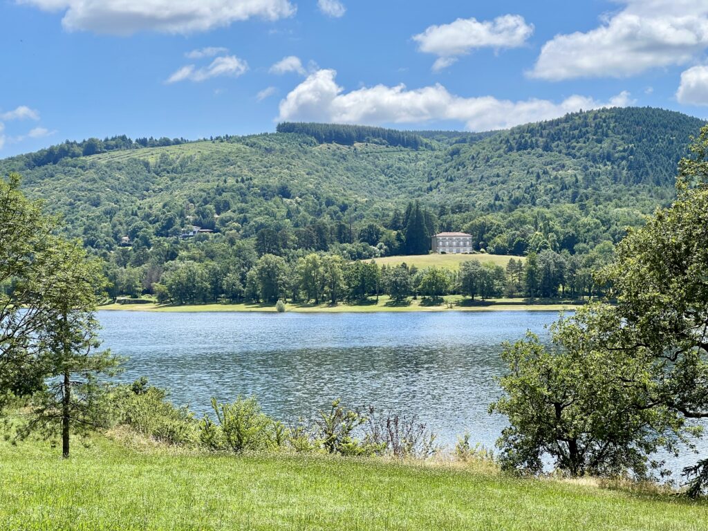 Saint-Ferréol Lake