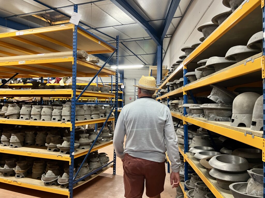 Crambes, Caussade Hat Factory
