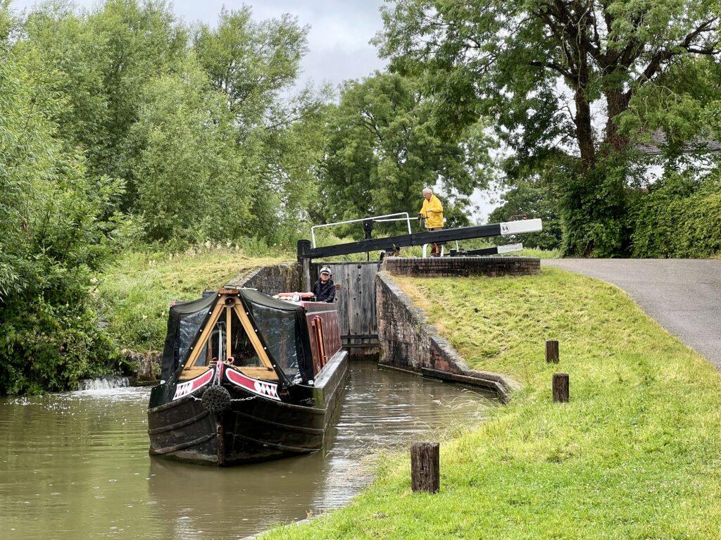 canal boat beginners guide - boat navigating a lock