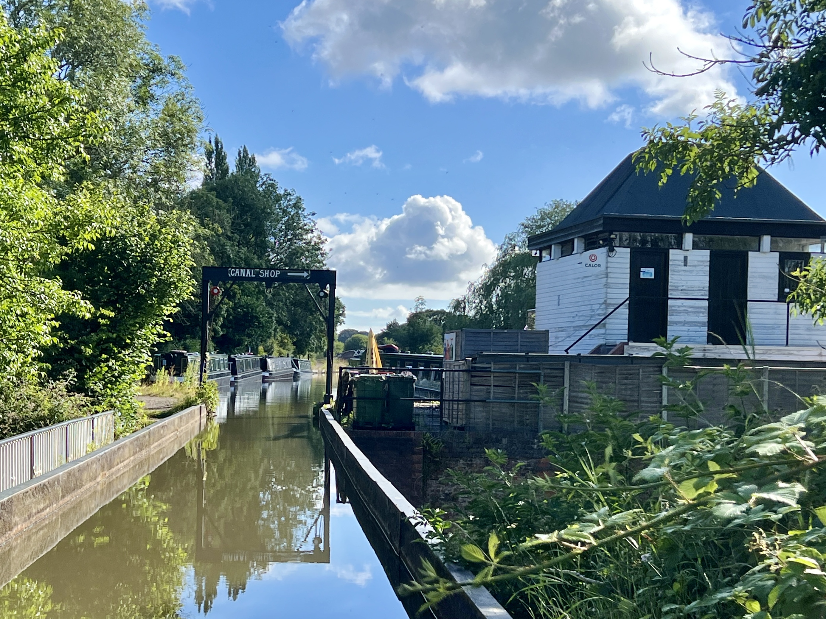 Aqueduct to the Anglo Welsh Canal shop at Wootton Wawen.