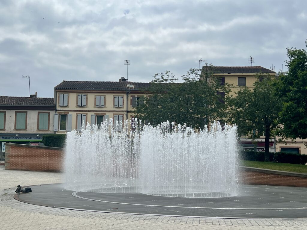 Fountain in Place du Vigan, Albi