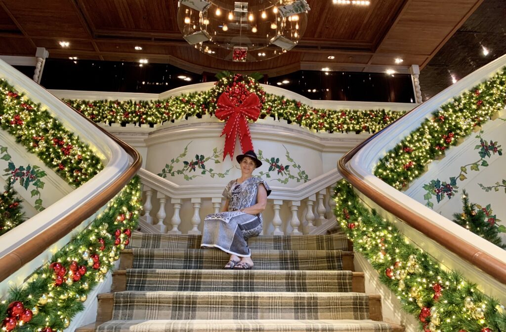Christmas Staircase, Grand Hyatt Erawan Bangkok