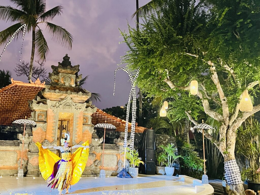 Pasar Senggol Cultural Evening dance performance