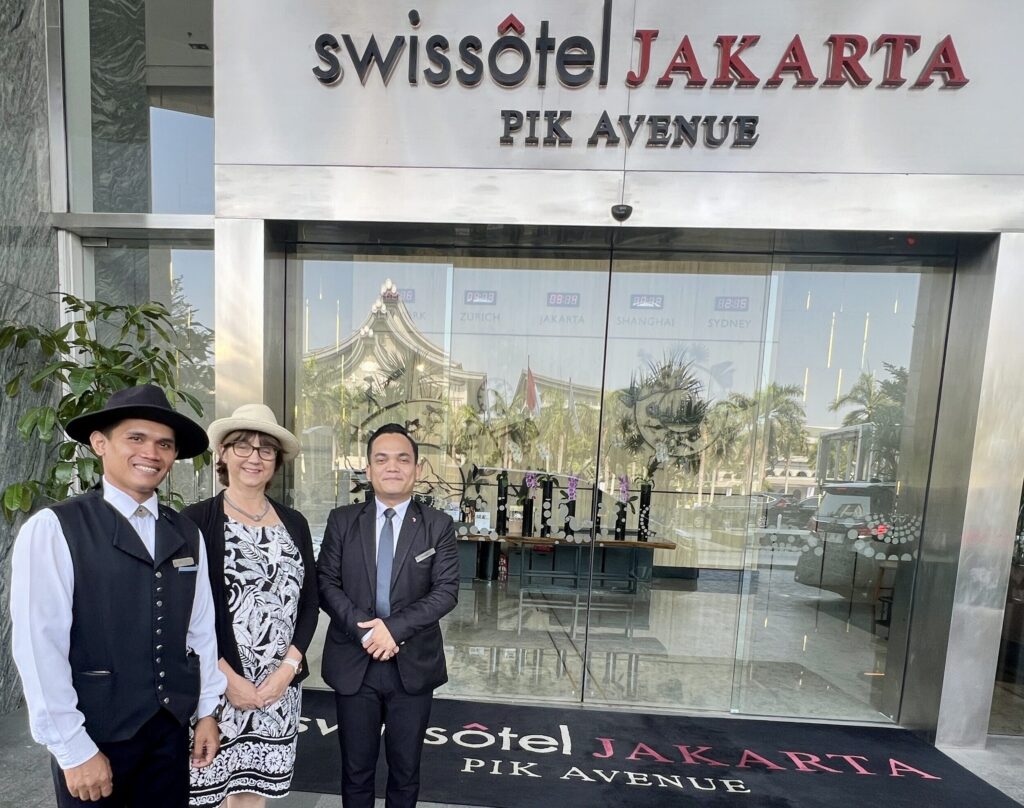 Concierge Swissotel Jakarta PIK Avenue