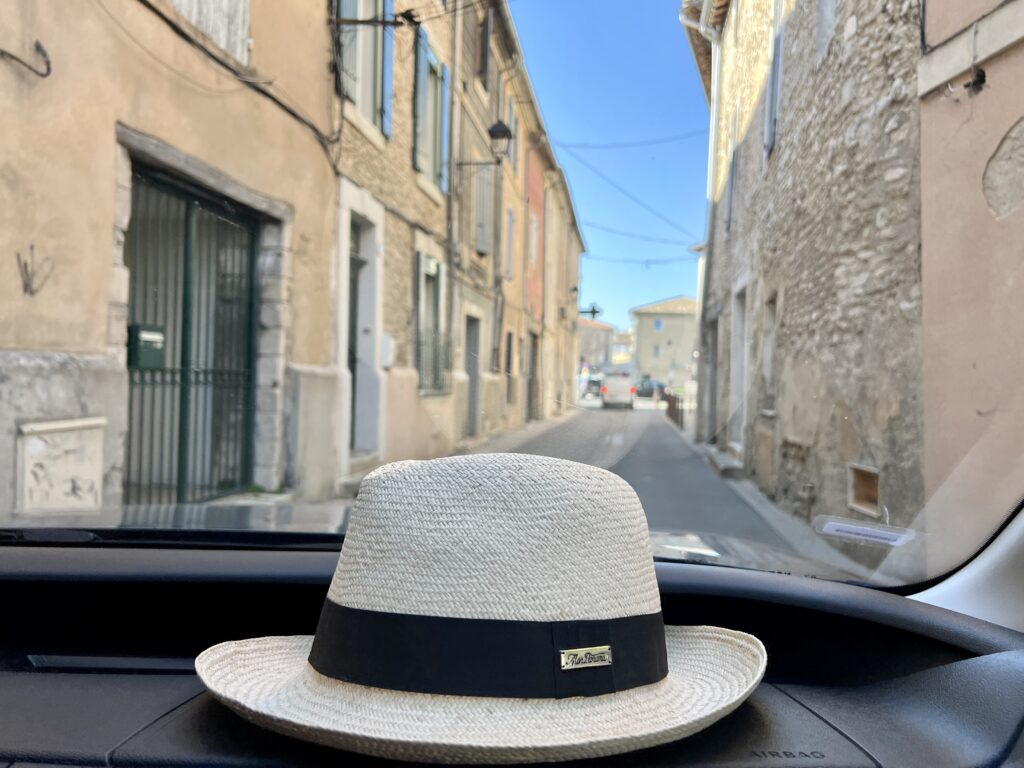 Driving through L'Isle-sur-la-Sorgue