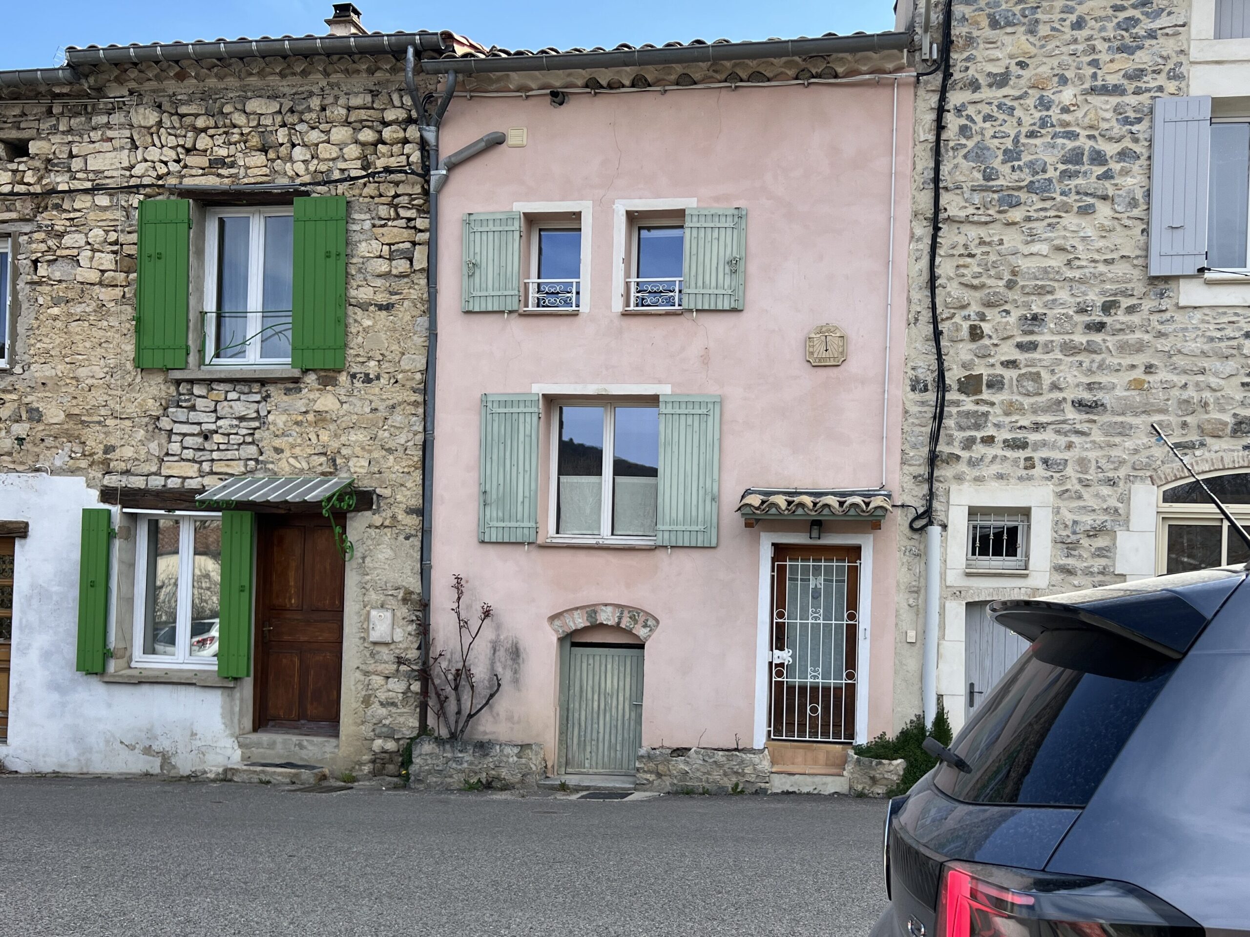 Sainte-Jalle with Discover Cars