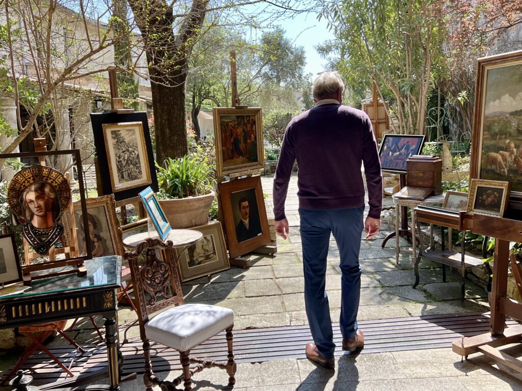 Mr Wren on his Antiques discovery walk.