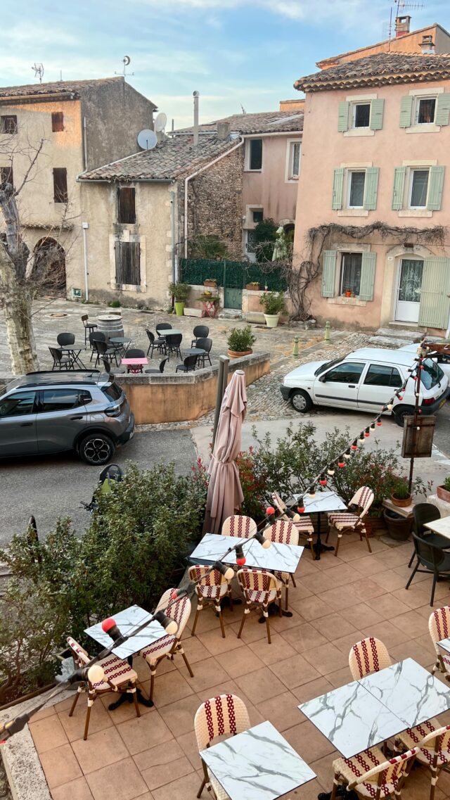 📍𝗩𝗶𝗹𝗹𝗮𝗿𝘀, 𝗙𝗿𝗮𝗻𝗰𝗲 𝗦𝘁𝗮𝘆𝗶𝗻𝗴 𝗮𝘁 𝗕𝗮𝗿 𝗱𝗲𝘀 𝗔𝗺𝗶𝘀⁣. 
⁣
🇫🇷Tucked away in Villars, in Southern France 𝘉𝘢𝘳 𝘥𝘦𝘴 𝘈𝘮𝘪𝘴 is a friendly little inn with a handful of rooms in a quiet Luberon village where life slows down … 𝘄𝗲𝗹𝗹 𝘂𝗻𝘁𝗶𝗹 𝘁𝗵𝗲𝗿𝗲 𝗶𝘀 𝗮 𝗽é𝘁𝗮𝗻𝗾𝘂𝗲 𝗰𝗼𝗺𝗽𝗲𝘁𝗶𝘁𝗶𝗼𝗻 𝗮𝘁 𝘁𝗵𝗲𝗶𝗿 𝗺𝗲𝗴𝗮 𝗯𝗼𝘂𝗹𝗼𝗱𝗿𝗼𝗺𝗲!⁣
⁣
🚘 𝗔𝗻𝗱 𝗷𝘂𝘀𝘁 𝗮 𝘀𝗵𝗼𝗿𝘁 𝗱𝗿𝗶𝘃𝗲 𝗮𝘄𝗮𝘆?⁣
𝘛𝘩𝘦 𝘫𝘢𝘸-𝘥𝘳𝘰𝘱𝘱𝘪𝘯𝘨 𝘰𝘤𝘩𝘳𝘦 𝘤𝘭𝘪𝘧𝘧𝘴 𝘰𝘧 𝘊𝘰𝘭𝘰𝘳𝘢𝘥𝘰 𝘗𝘳𝘰𝘷𝘦𝘯ç𝘢𝘭! ⁣
⁣
𝗛𝗲𝗿𝗲 𝗮𝘁 𝗕𝗮𝗿 𝗱𝗲𝘀 𝗔𝗺𝗶𝘀 𝘆𝗼𝘂’𝗹𝗹 𝗳𝗶𝗻𝗱: ⁣
⁣
🛏️ Four comfortable & cosy rooms above the village bar. ⁣
⁣
💛 The rooms are simple but stylish – Provençal charm meets boutique comfort. 

🌞Step outside your room and straight into village life. ⁣
⁣
🍇Locals gather here for drinks, cyclists stop for lunch, and by sundown? 

🍷The terrace overlooking the village square buzzes with laughter and the clink of wine glasses. 
⁣
🍽️ Dinner was fabulous, and they coped with my special dietary needs perfectly⁣. 
⁣
🥐 Homemade continental breakfasts that start your day right. 
⁣
🧡 Ideal day trips from Villars to Apt & Colorado Provencale⁣
⁣
🇫🇷𝗧𝗵𝗶𝘀 𝗶𝘀𝗻’𝘁 𝗷𝘂𝘀𝘁 𝗮 𝘀𝘁𝗮𝘆 – 𝗶𝘁’𝘀 𝗮𝗻 𝗲𝘅𝗽𝗲𝗿𝗶𝗲𝗻𝗰𝗲. 𝘺𝘰𝘶 𝘭𝘦𝘢𝘷𝘦𝘴 𝘺𝘰𝘶 𝘧𝘦𝘦𝘭𝘪𝘯𝘨 𝘭𝘪𝘬𝘦 𝘺𝘰𝘶’𝘷𝘦 𝘦𝘯𝘫𝘰𝘺𝘦𝘥 𝘗𝘳𝘰𝘷𝘦𝘯𝘤𝘦 𝘭𝘪𝘬𝘦 𝘢 𝘭𝘰𝘤𝘢𝘭, 𝘦𝘷𝘦𝘯 𝘪𝘧 𝘰𝘯𝘭𝘺 𝘧𝘰𝘳 𝘢 𝘣𝘳𝘪𝘦𝘧 𝘴𝘵𝘢𝘺. ✨⁣
⁣
Thank you to the team at Bar des Amis. We loved our stay! 
⁣
💬Do you have a stay to recommend in Luberon, Provence?⁣
⁣
More at : https://www.littlewanderingwren.com/colorado-provencal/⁣

🎶 Music: Sunny
Musician: @iksonmusic

📌 Save this for your Provence travel dreams!⁣
⁣
#coloursofnature #paysdaptluberon #ocre #coloradoprovencal #rustrel #luberoncoeurdeprovence #explorefrance #visitfrance #francetourisme